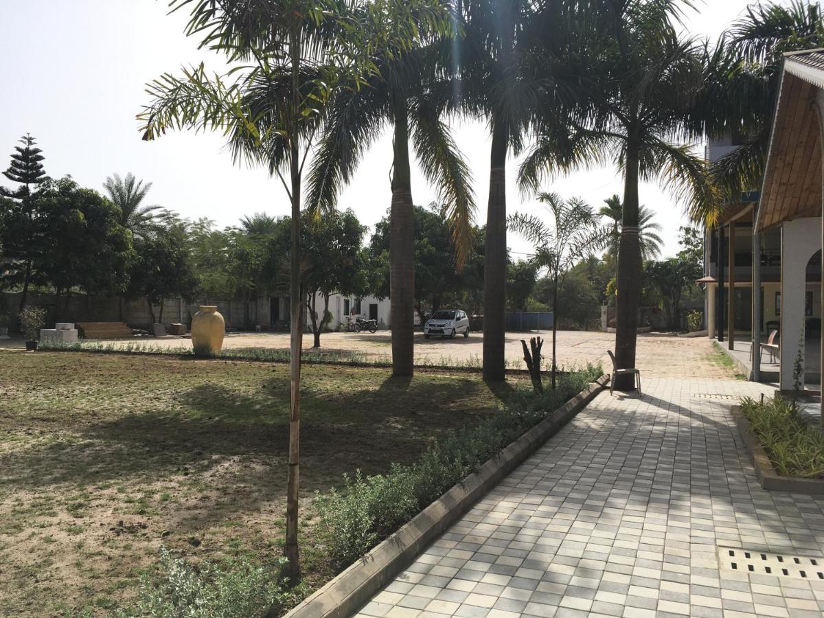 Vits Daman Devka Beach Exterior foto
