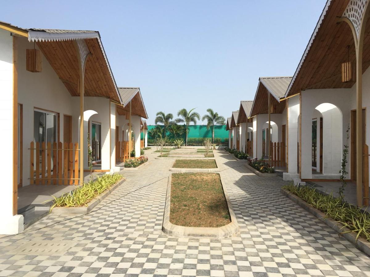 Vits Daman Devka Beach Exterior foto