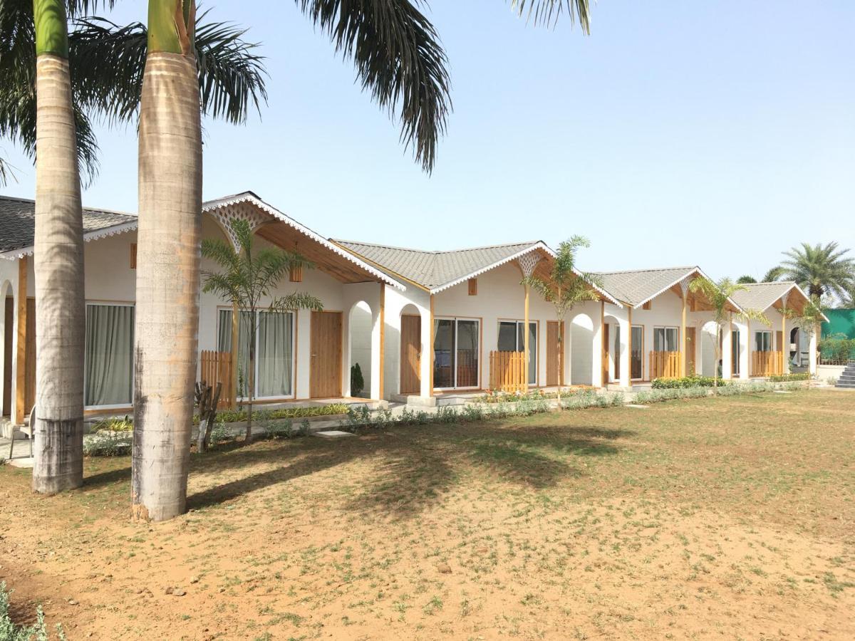 Vits Daman Devka Beach Exterior foto