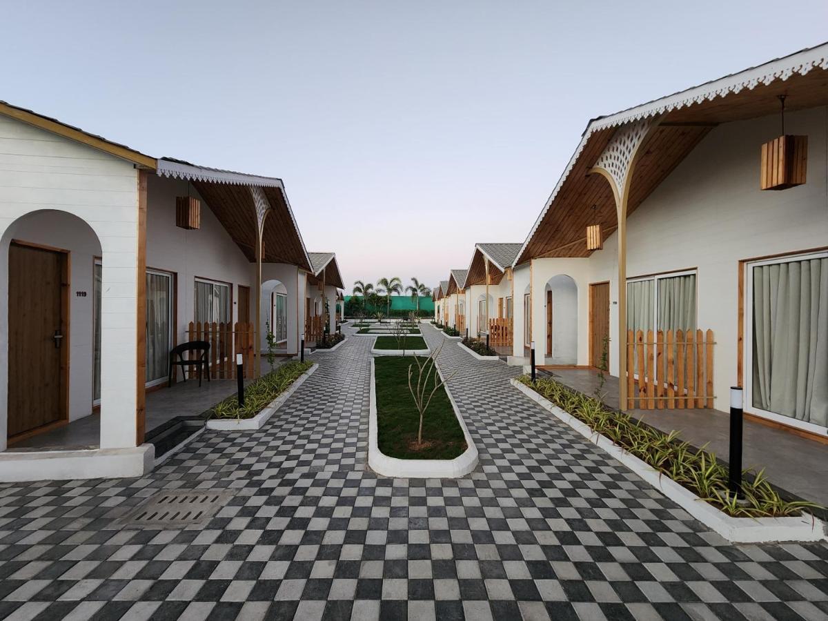 Vits Daman Devka Beach Exterior foto