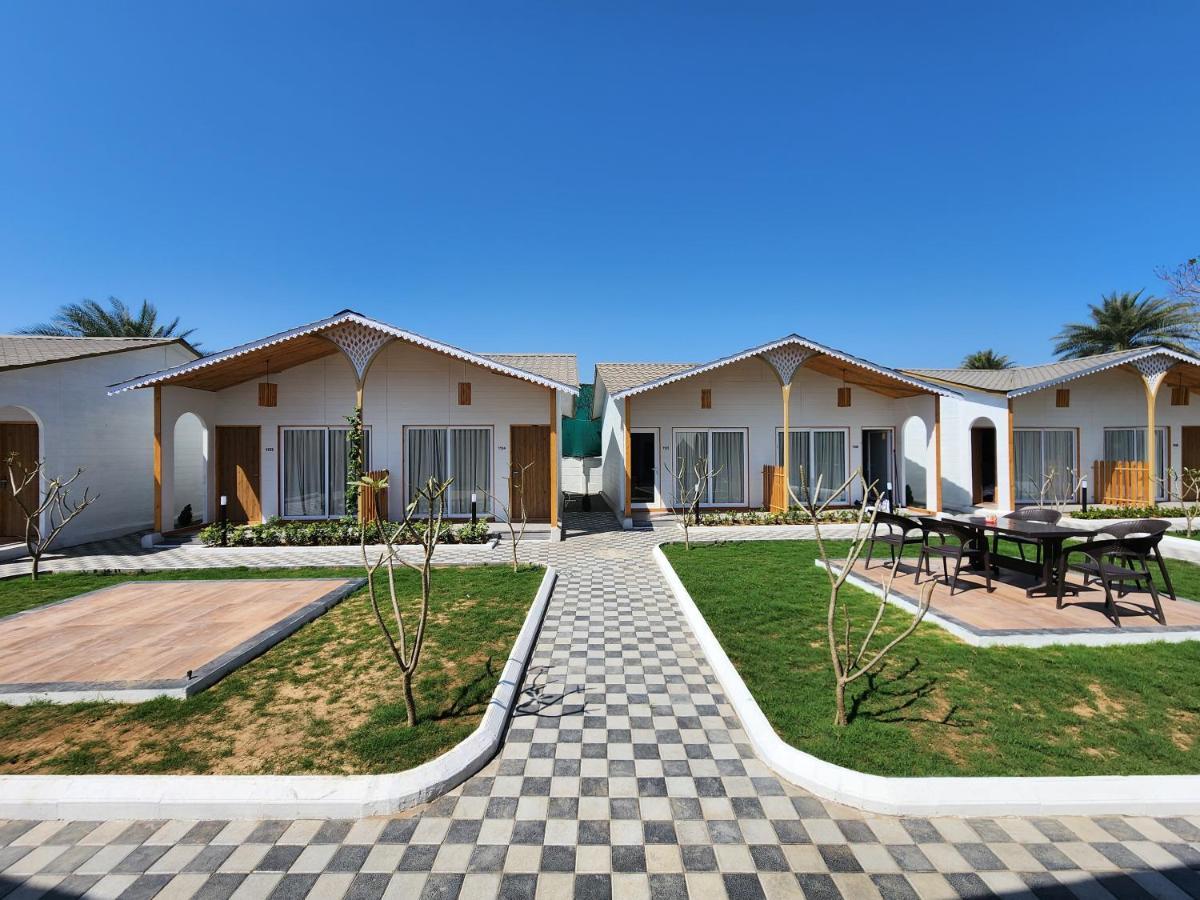 Vits Daman Devka Beach Exterior foto