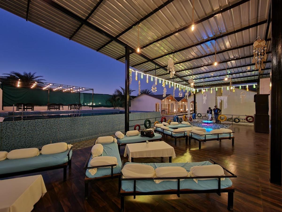 Vits Daman Devka Beach Exterior foto