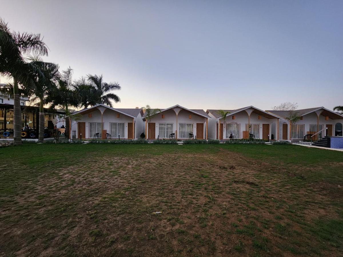 Vits Daman Devka Beach Exterior foto