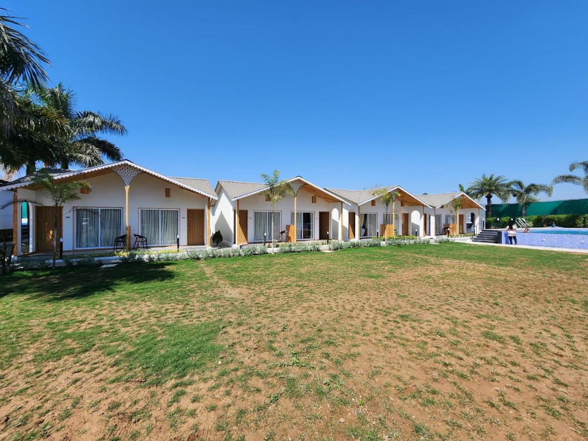 Vits Daman Devka Beach Exterior foto