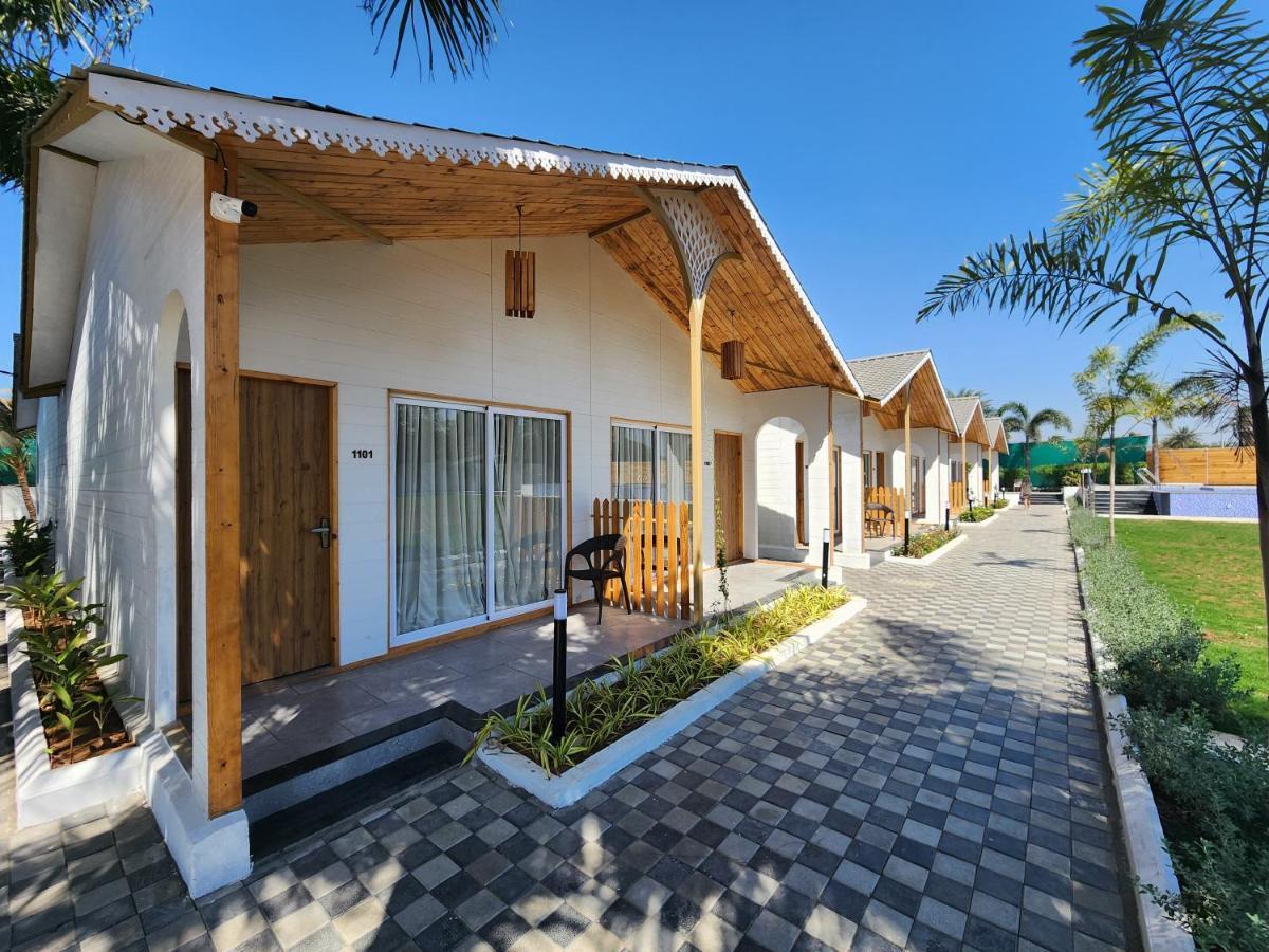 Vits Daman Devka Beach Exterior foto