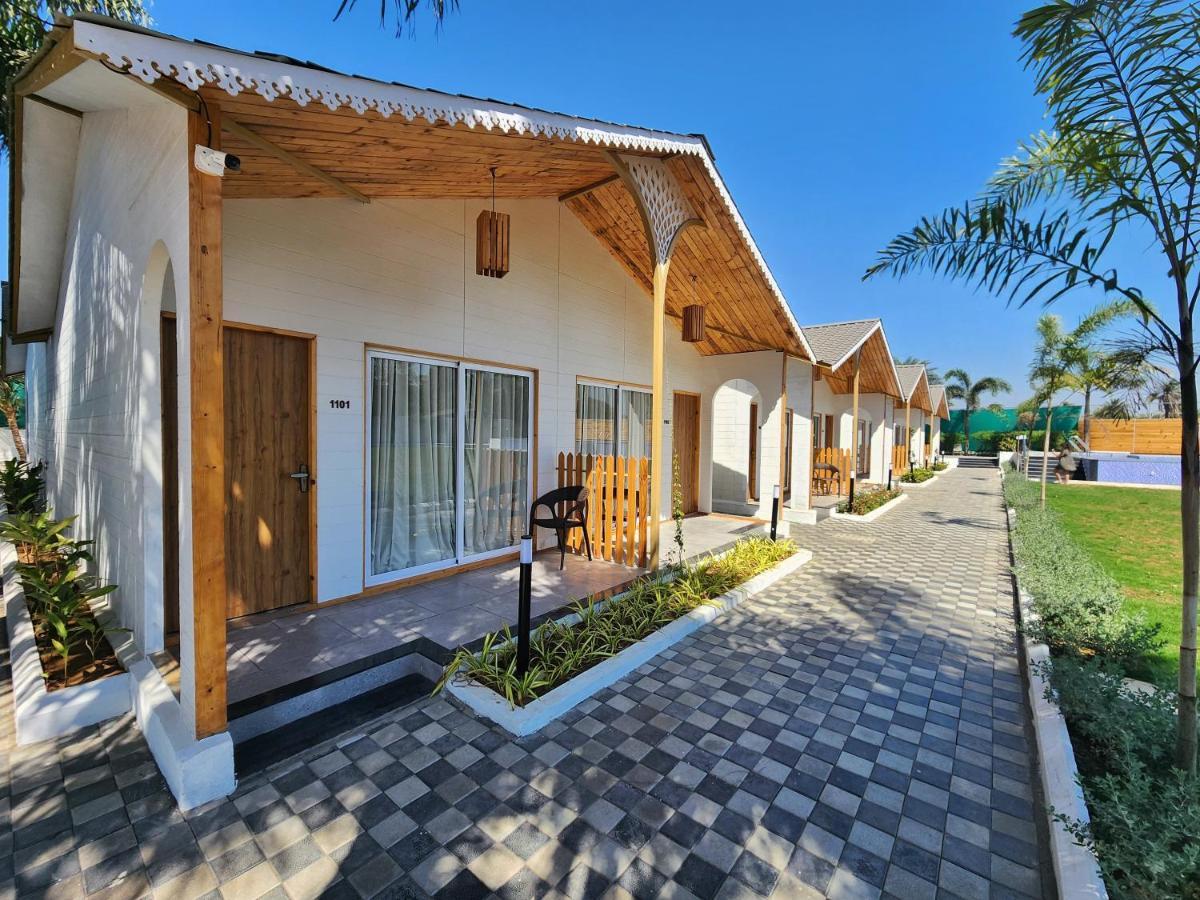 Vits Daman Devka Beach Exterior foto
