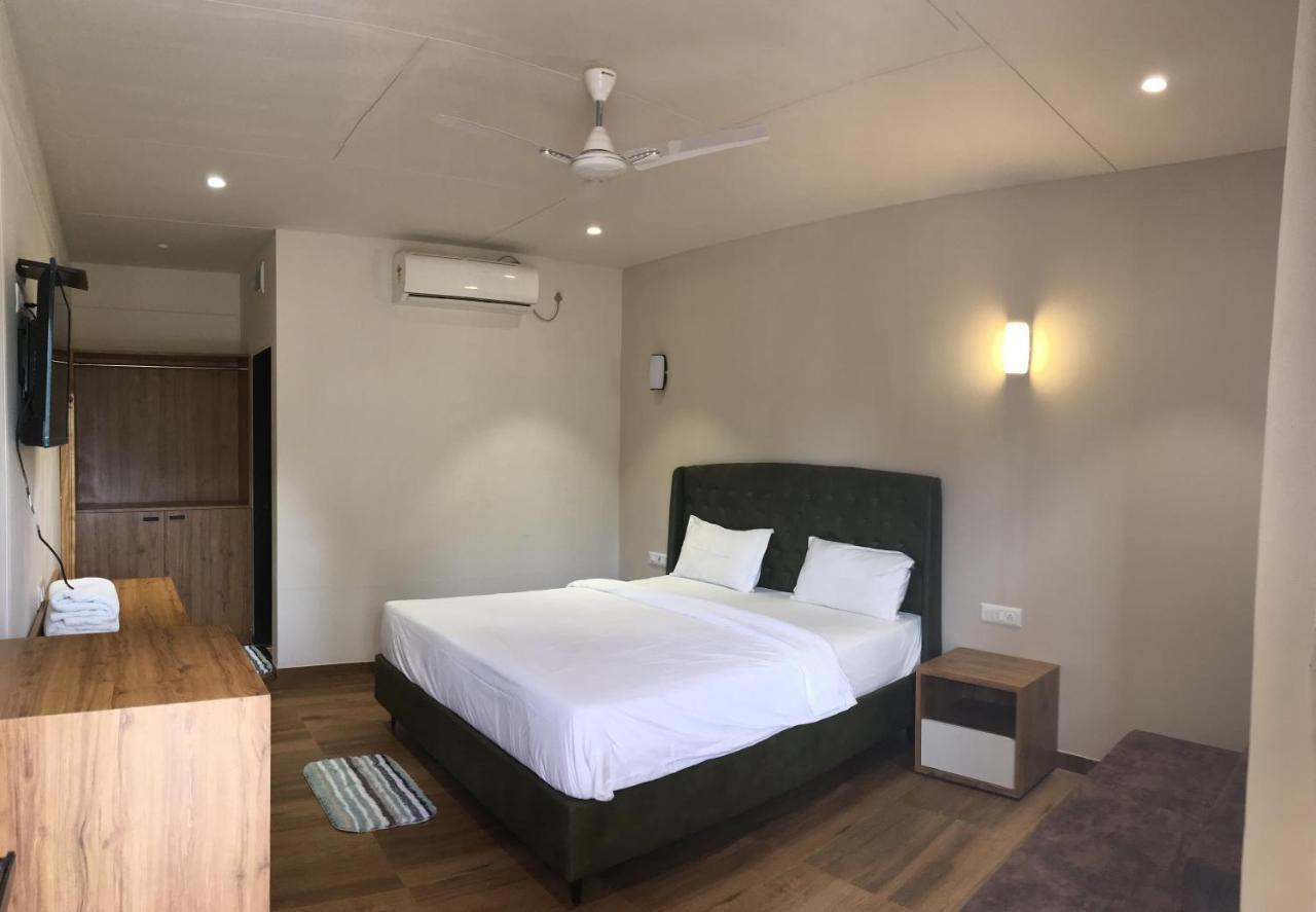 Vits Daman Devka Beach Exterior foto